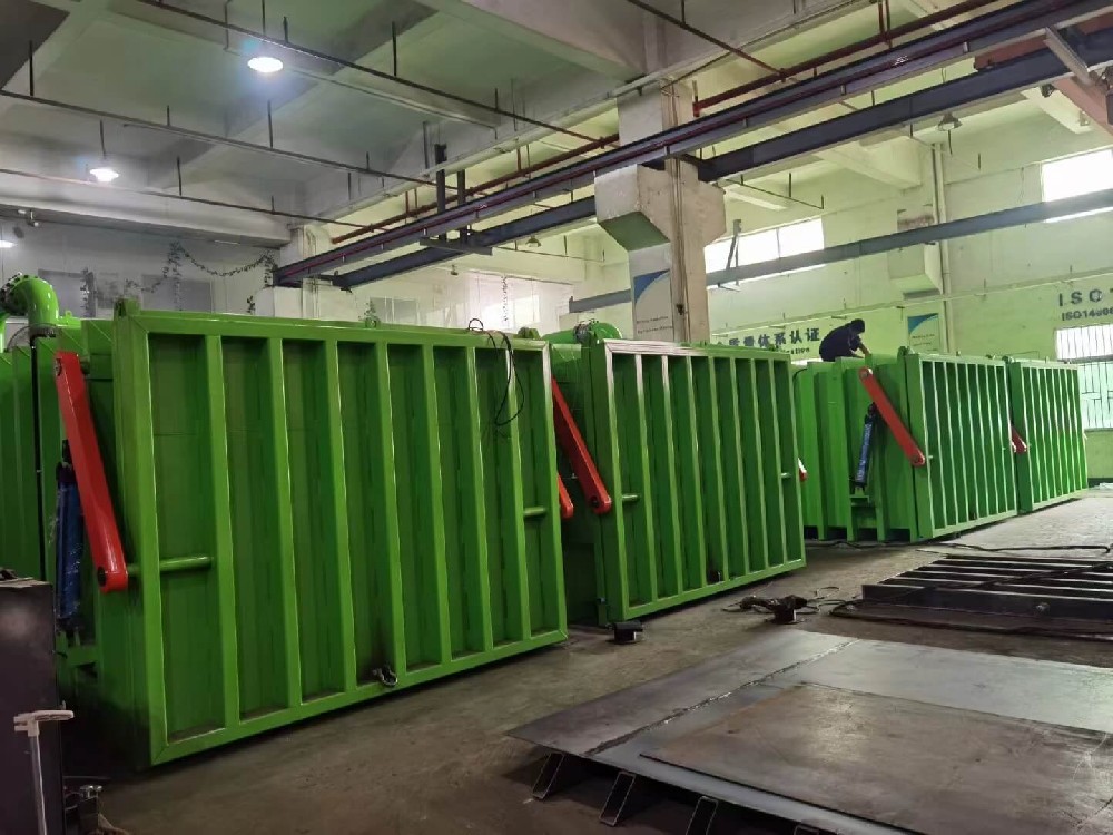 果蔬真空預(yù)冷機(jī)、熟食快速冷卻機(jī)、片冰機(jī)車間一片繁忙，訂單太多，為了保質(zhì)保量完成生產(chǎn)任務(wù)，公司決定國慶節(jié)放假三天，希望全體同仁再接再厲，再創(chuàng)佳績！為偉大的祖國節(jié)日獻(xiàn)禮！