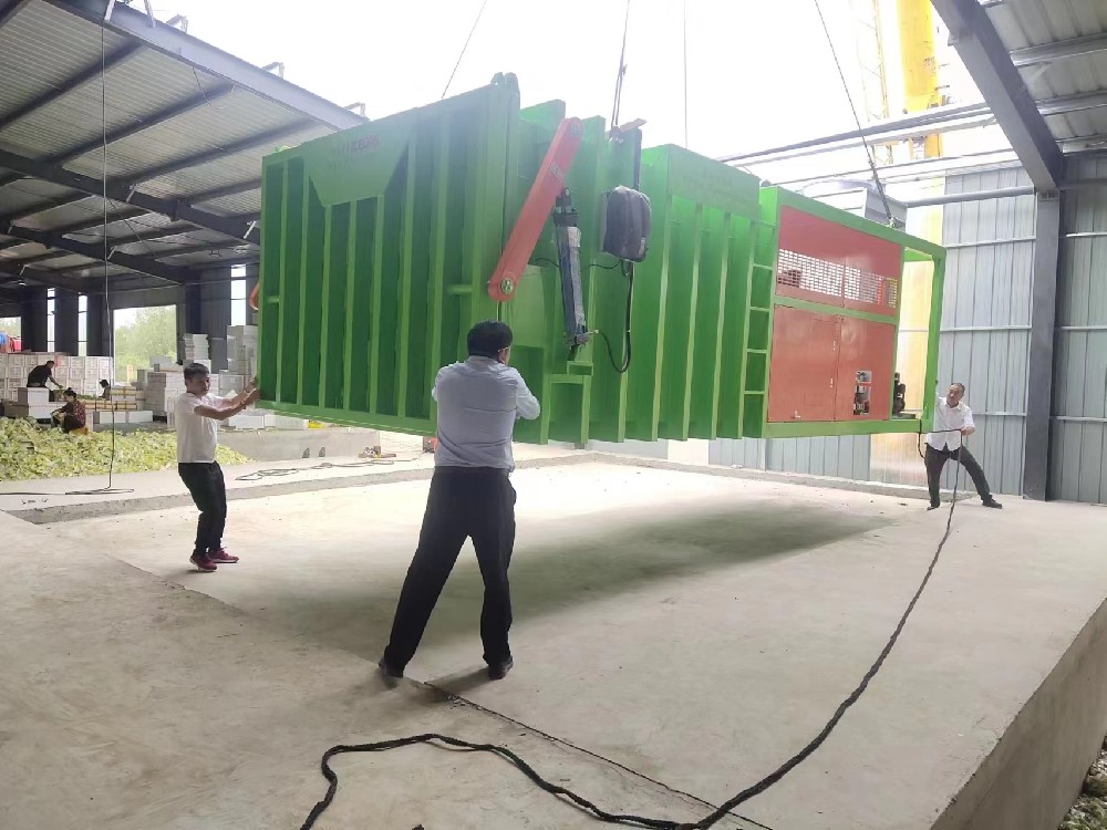 河南蔬菜基地處理量4卡板定制量高端真空預(yù)冷機安裝調(diào)試完成，幫助河南客戶蔬菜保鮮期更長，蔬菜運輸距離更遠，銷售市場貨架期更長。